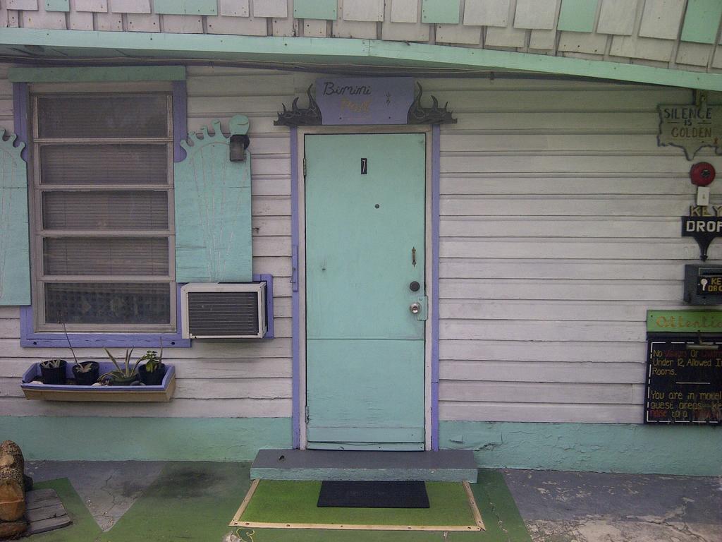 Arawak Inn Nasáu Exterior foto